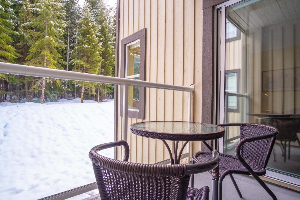 Wildwood Lodge By Outpost Whistler Exterior photo