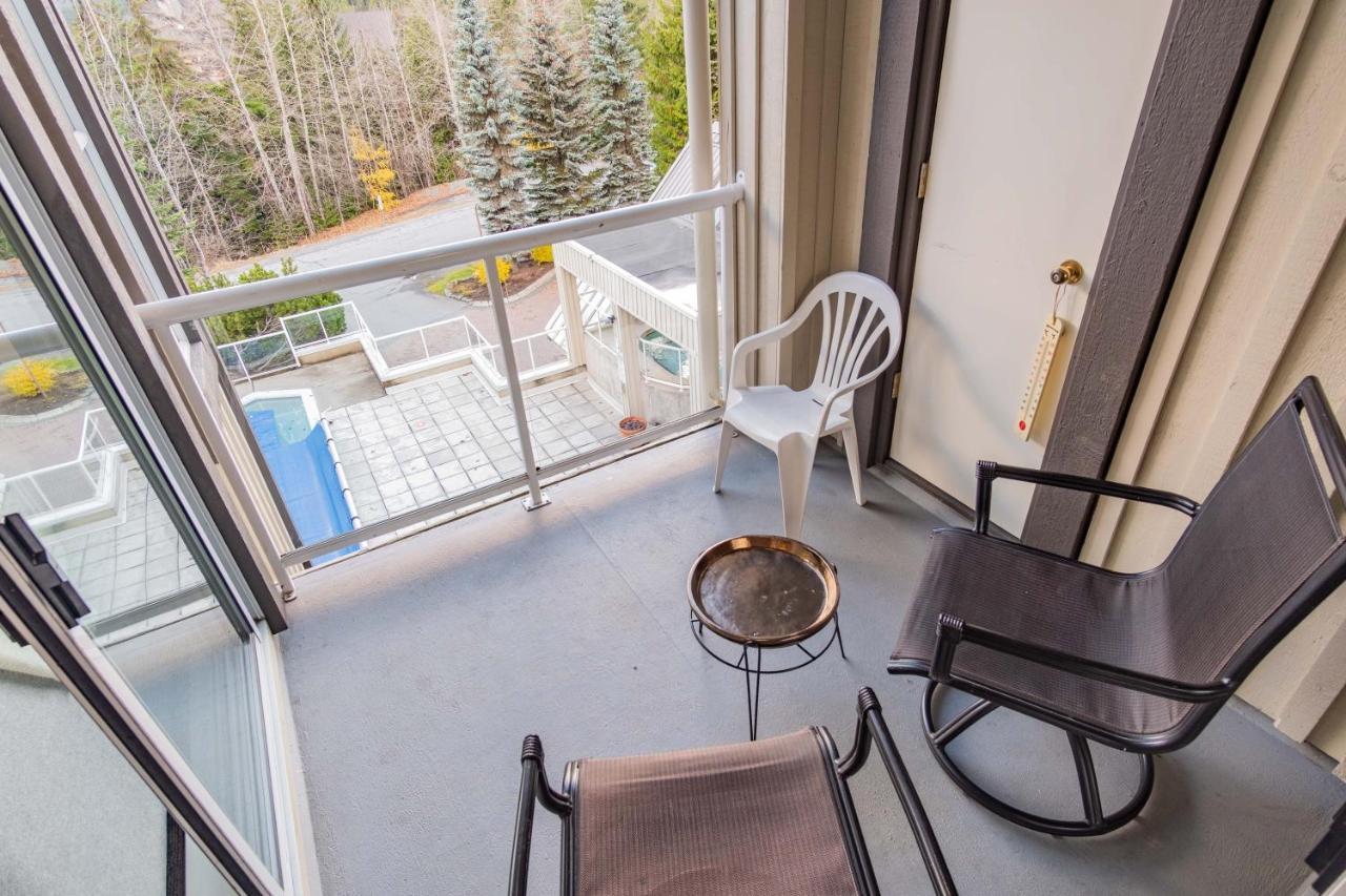 Wildwood Lodge By Outpost Whistler Exterior photo