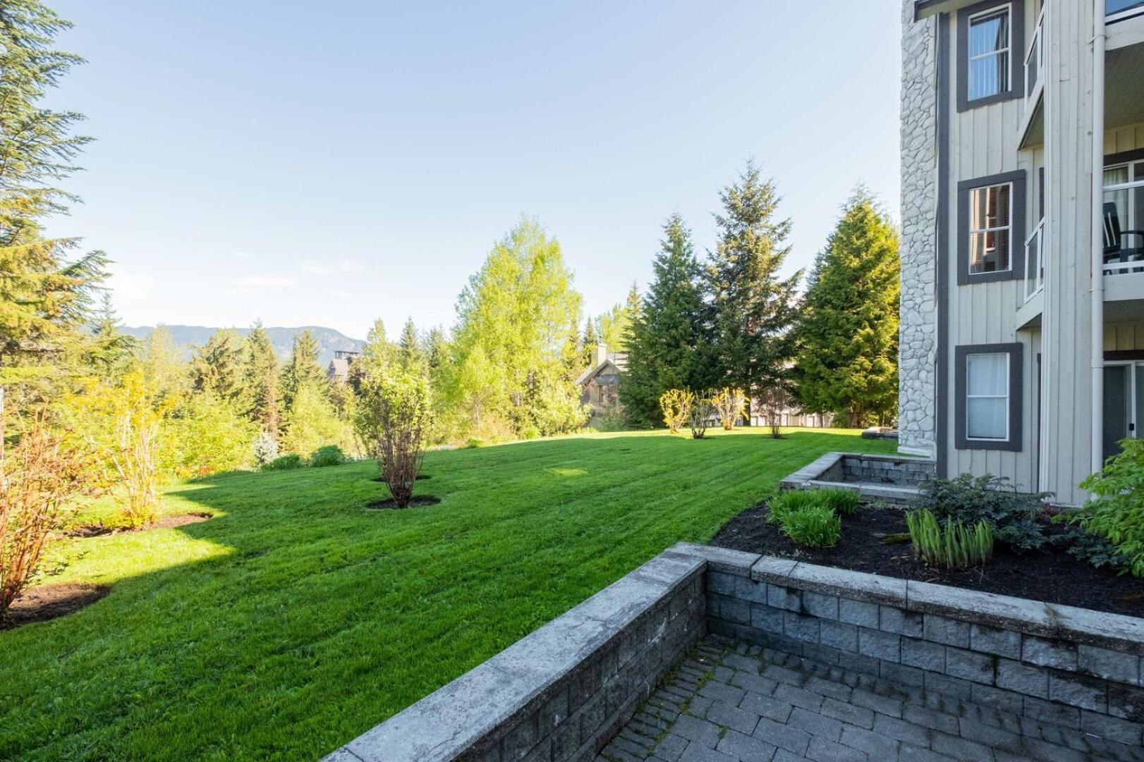 Wildwood Lodge By Outpost Whistler Exterior photo