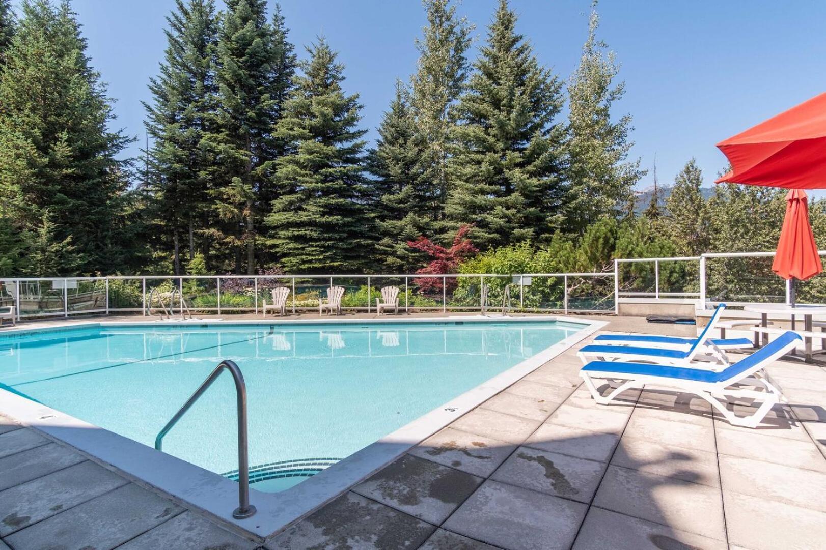 Wildwood Lodge By Outpost Whistler Exterior photo