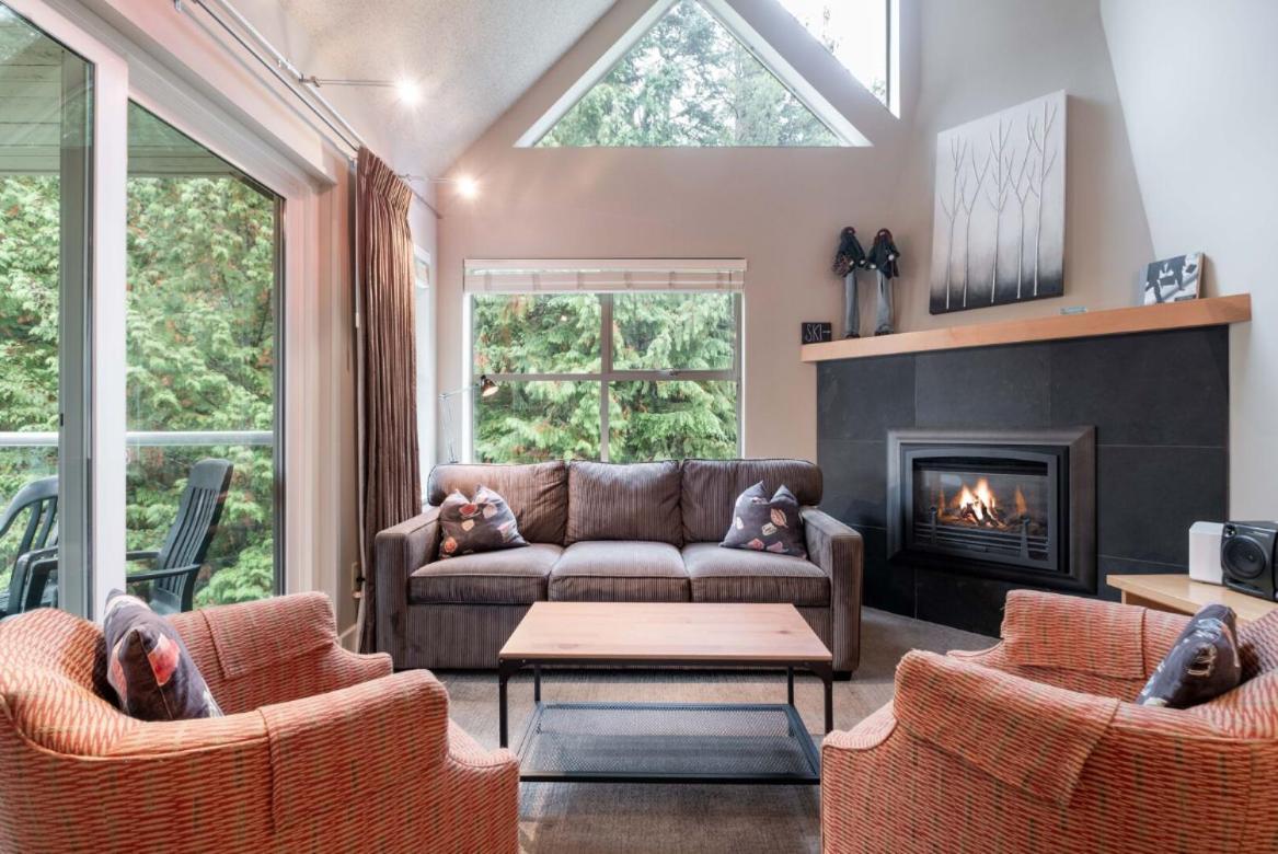Wildwood Lodge By Outpost Whistler Exterior photo